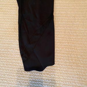 Lululemon wonder under scalloped leg leggings